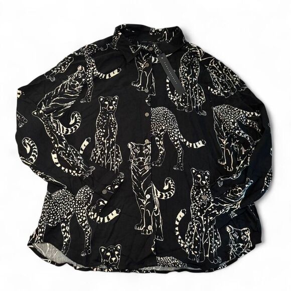 Jane and Delancey Tops - Jane & Delancey Black and White Big Cat Print button-up shirt Large